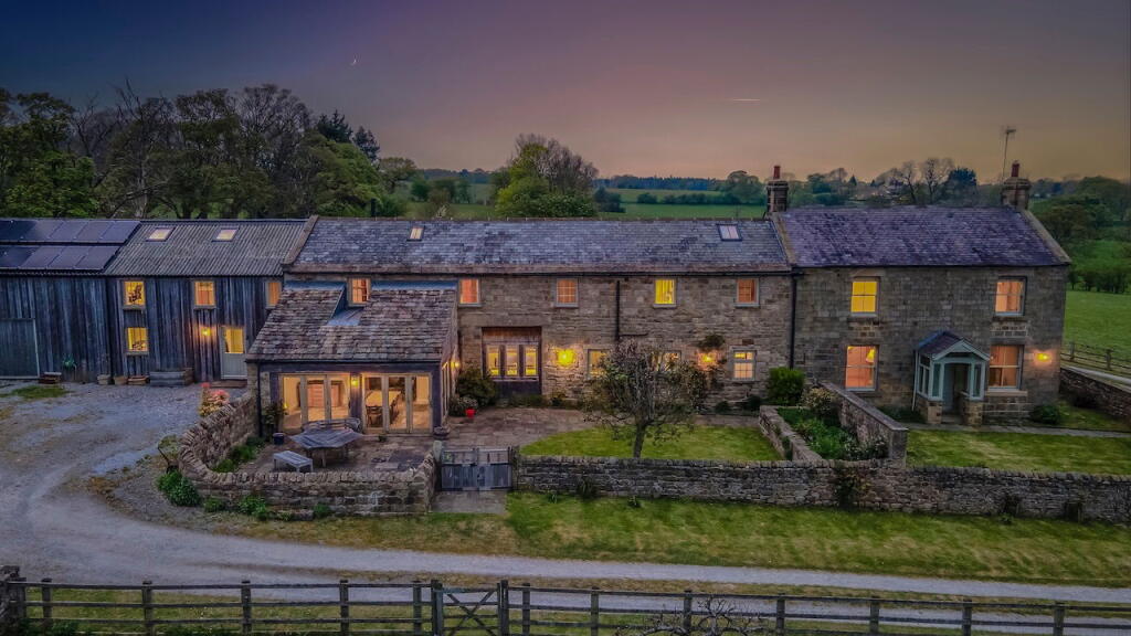 Main image of property: Beckside Farm, Beckwithshaw, Harrogate, HG3