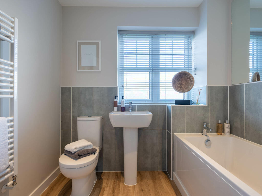 Additional property image - Foots Farm, Thorpe Road, Clacton-on-Sea, Essex, CO15 4BW