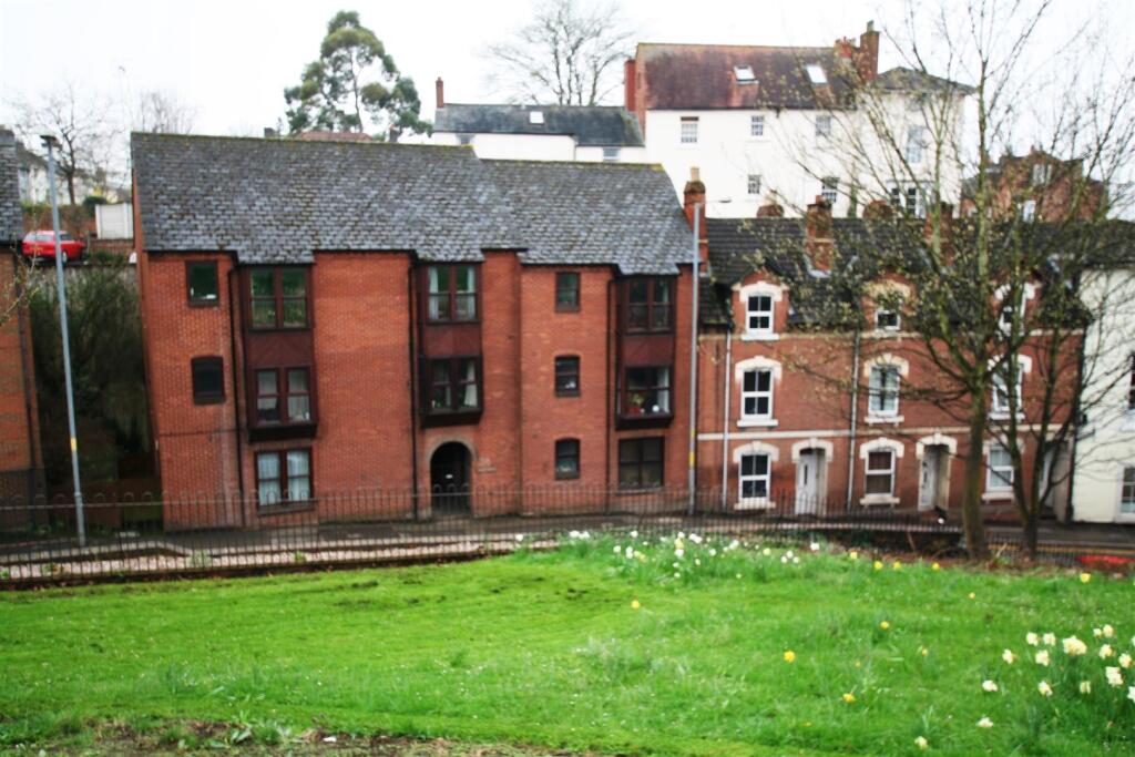Main image of property: Fort Royal Mews, Worcester, WR5 2DL