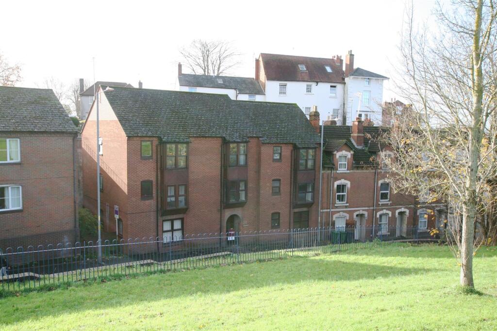 Main image of property: Fort Royal Mews, Worcester, WR5 2DL