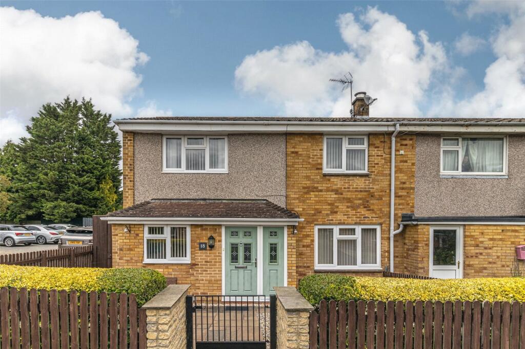 3 bedroom end of terrace house for sale in Ridgeway Close, Moredon