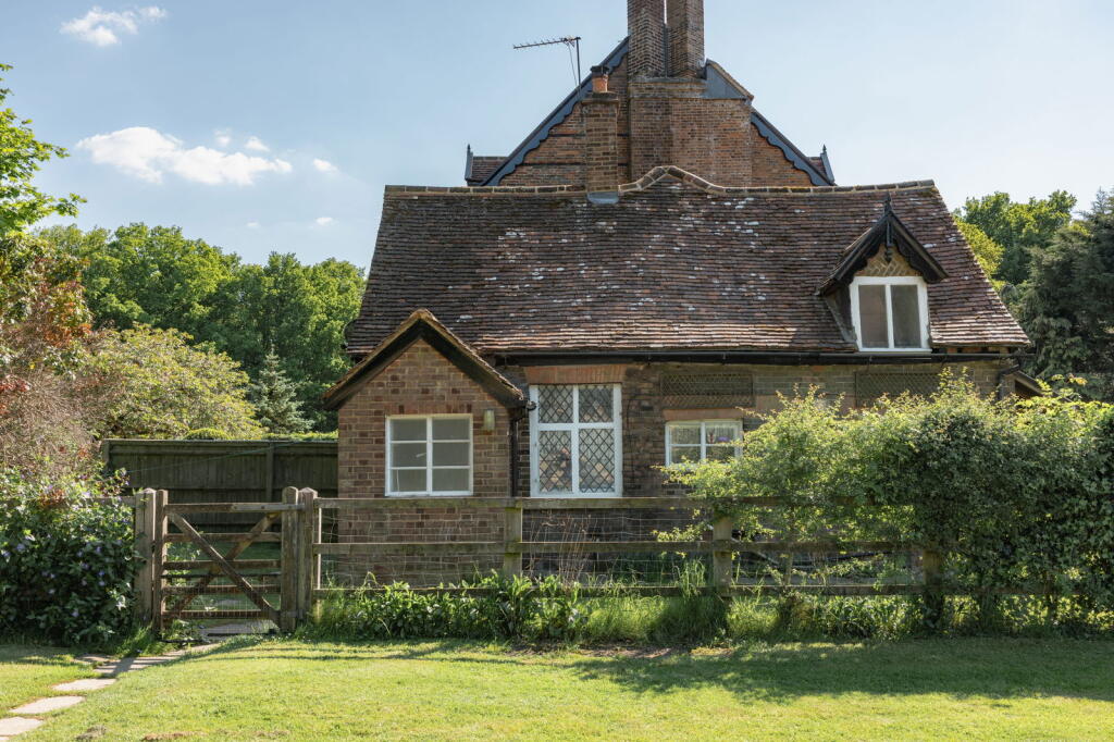 Main image of property: Ringshall, Berkhamsted, HP4 1LU