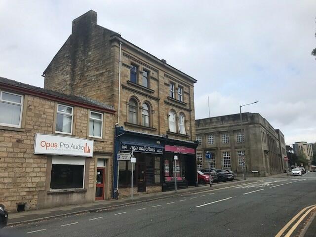 Additional property image - 33a Parker Lane, Burnley, BB11 2BU