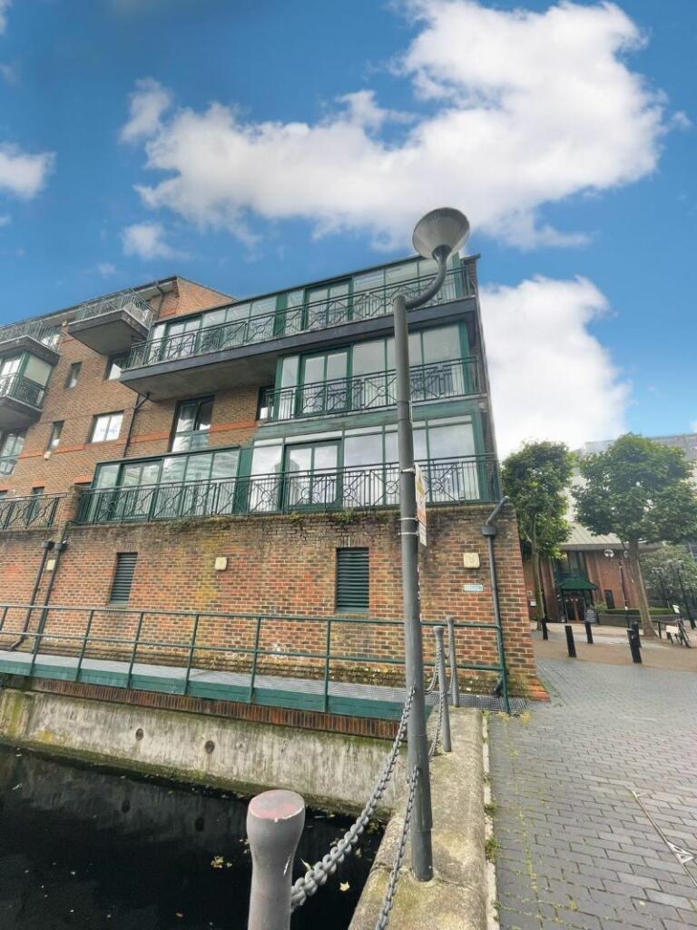 Main image of property: 14 Pepper Street, Glengall Bridge, London, E14 9RP