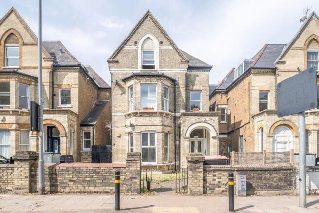 Main image of property: Ground Floor, 128 Bedford Hill, London, Wandsworth, SW12 9HW