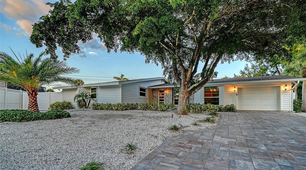 Main image of property: Florida, Sarasota County, Sarasota