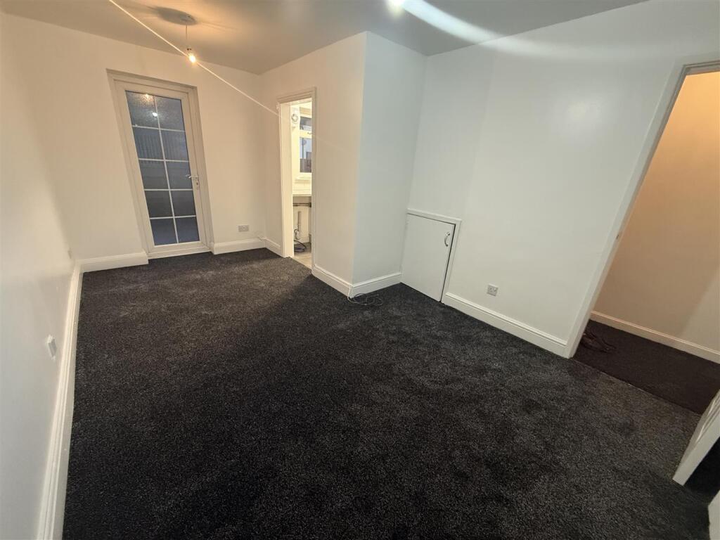 Main image of property: Cambria Mews, Nottingham