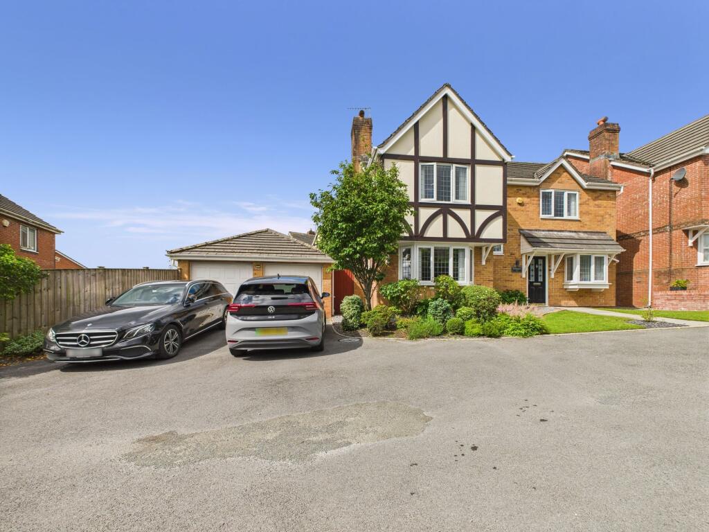 Main image of property: Llannon, Llanelli, SA14