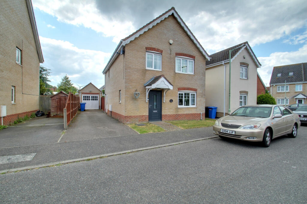 Main image of property: Amber Drive, Kessingland, NR33 7