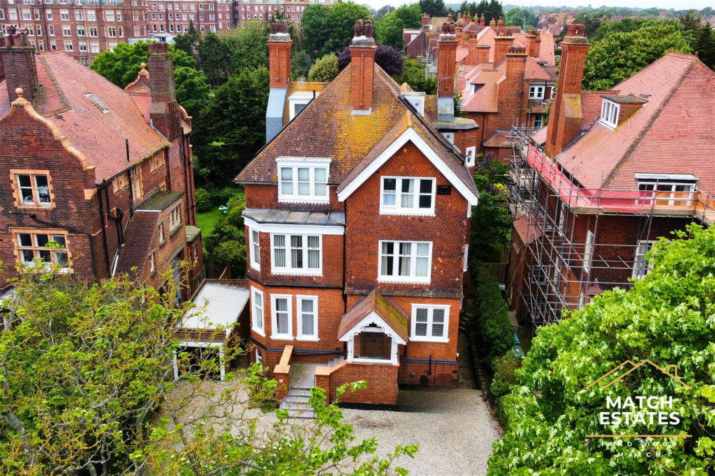 4 bedroom apartment for sale in Earls Avenue, Folkestone, CT20