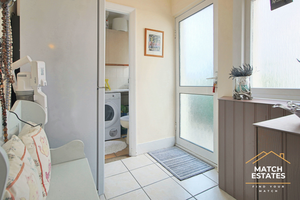 Additional property image - Dover Road, Folkestone, Kent, CT19 6NT