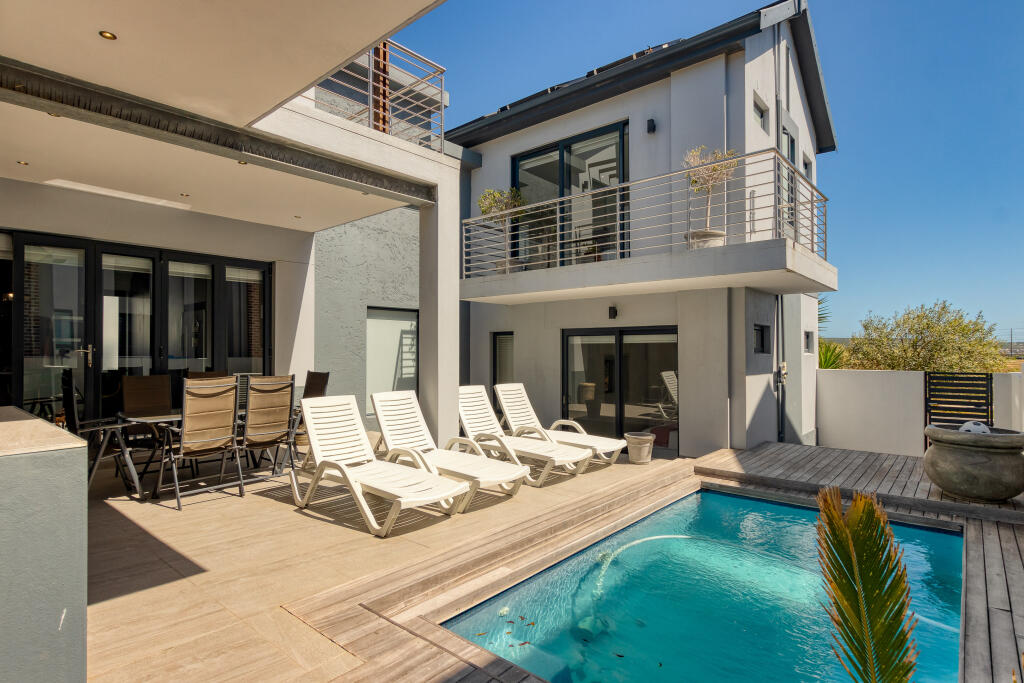 Main image of property: South Africa, Western Cape, Sitari Country Estate, Cobourg Road, 4
