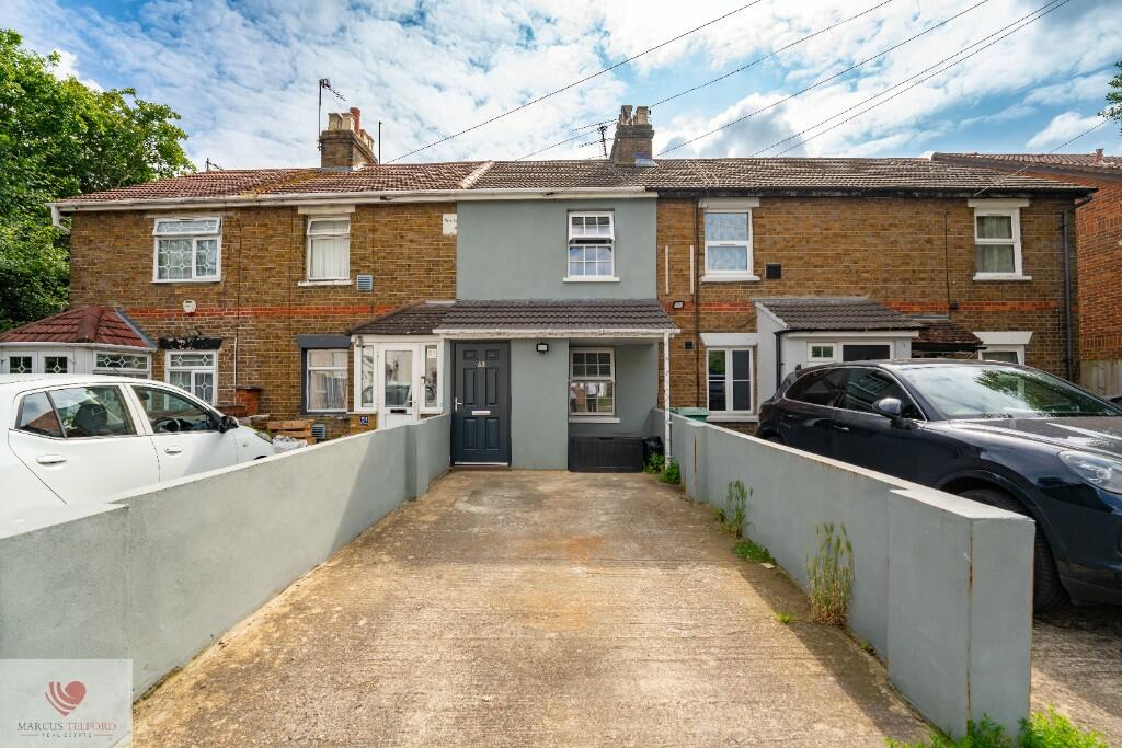 2 bedroom terraced house for sale in New Road, Hayes, Middlesex, UB3