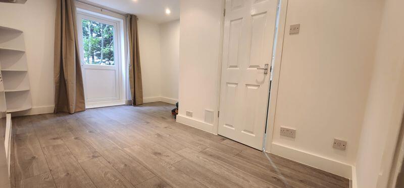 Main image of property: Turnpike Lanes N15