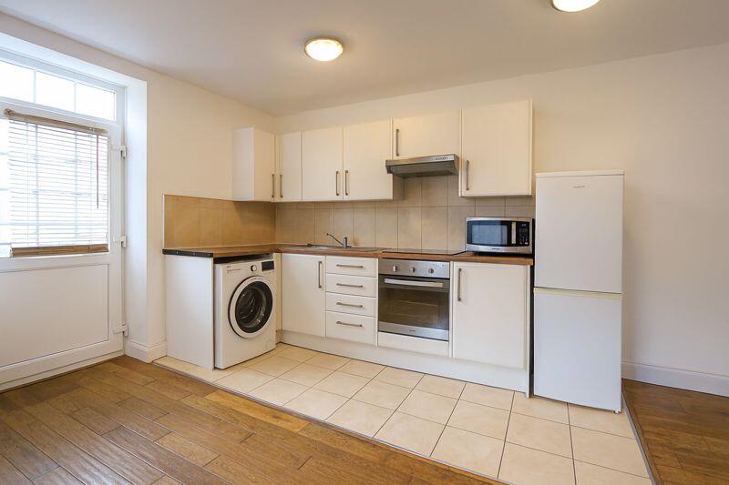 Main image of property: 1 bedroom flat in Hackney - E7 1NG