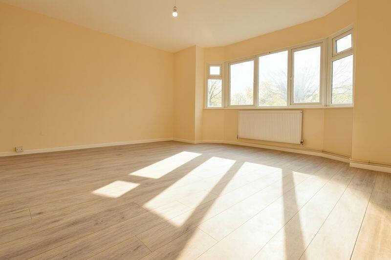 Main image of property: 2 double bedroom flat - Enfield EN1