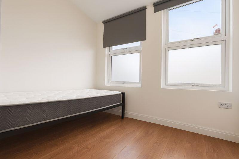 Main image of property: 3 bedroom flat - Tottenham N15 5PY