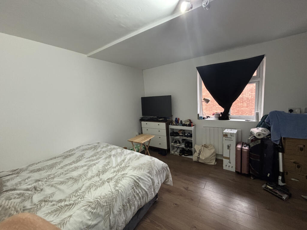 Main image of property: Colney Hatch Lane, N10 1ER