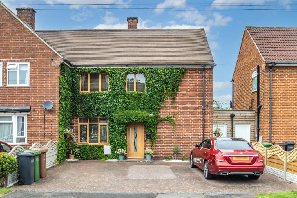 3 bedroom semidetached house for sale in Arbury Hall Road, Shirley