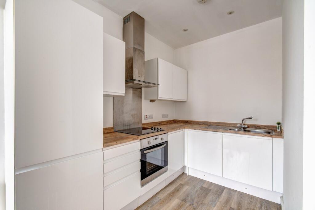 Additional property image - Warwick Road, Solihull, West Midlands, B92