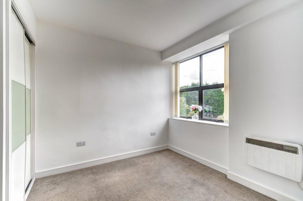 Additional property image - Warwick Road, Solihull, West Midlands, B92