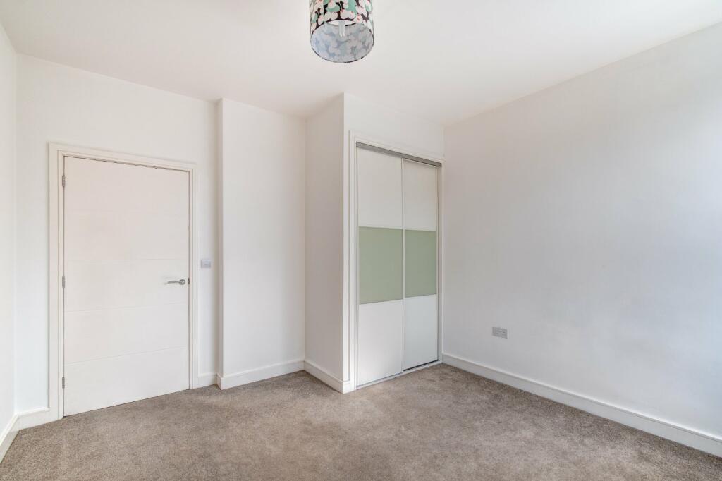 Additional property image - Warwick Road, Solihull, West Midlands, B92