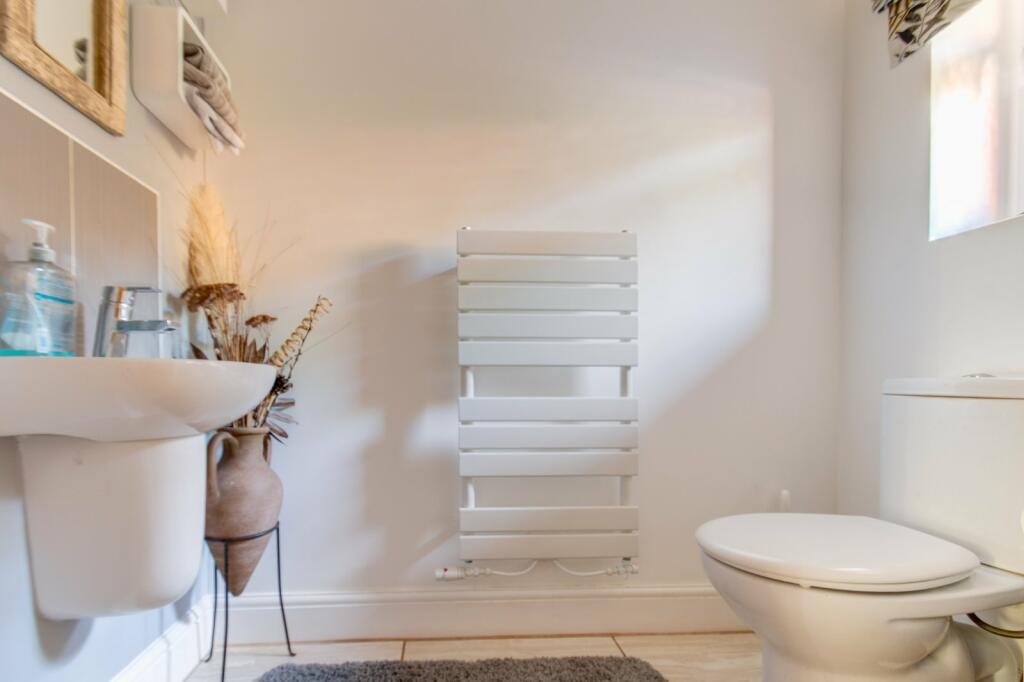 Additional property image - Damson Grove, Solihull, West Midlands, B92