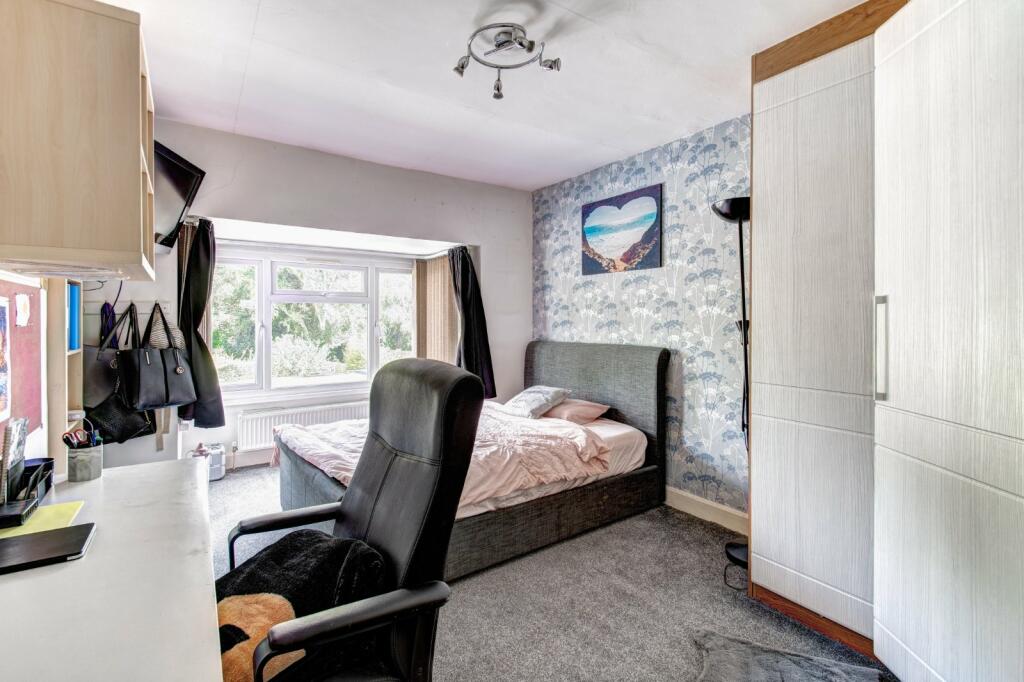 Additional property image - Warwick Road, Solihull, West Midlands, B91