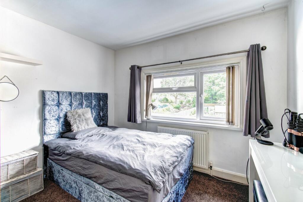 Additional property image - Warwick Road, Solihull, West Midlands, B91