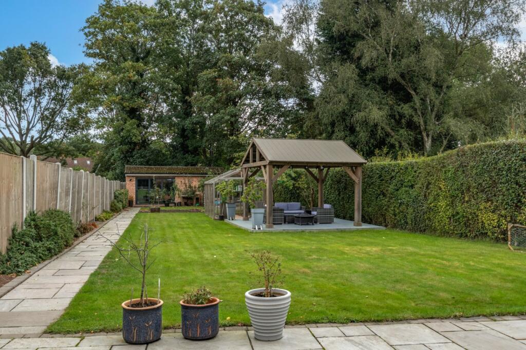 Additional property image - Warwick Road, Solihull, West Midlands, B91