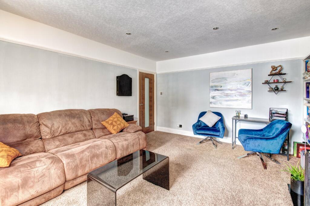 Additional property image - Warwick Road, Solihull, West Midlands, B91