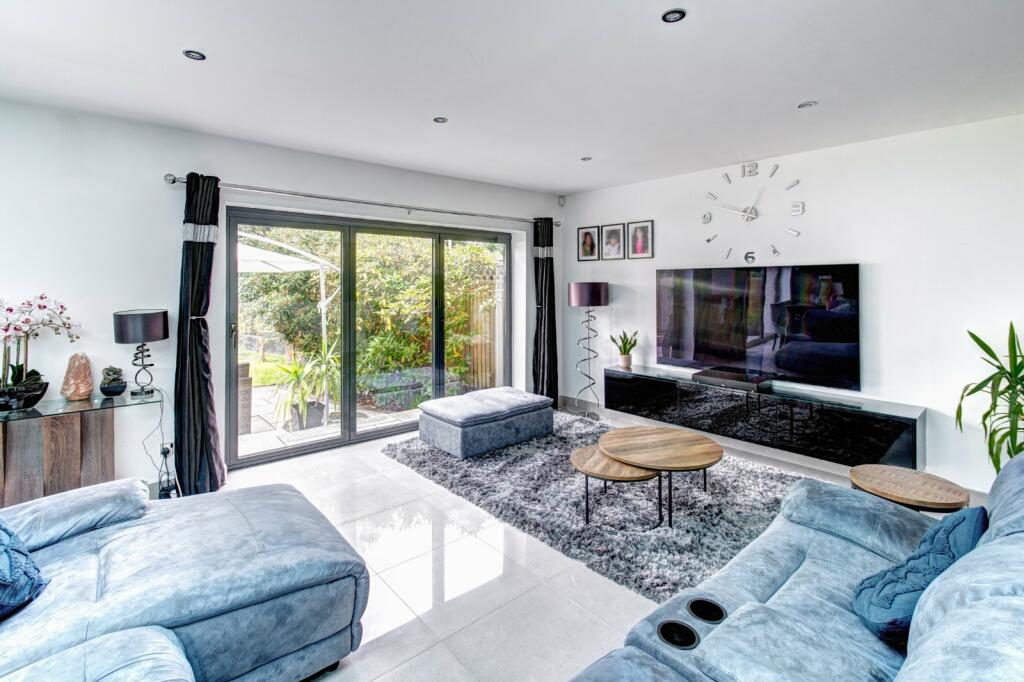 Additional property image - Warwick Road, Solihull, West Midlands, B91