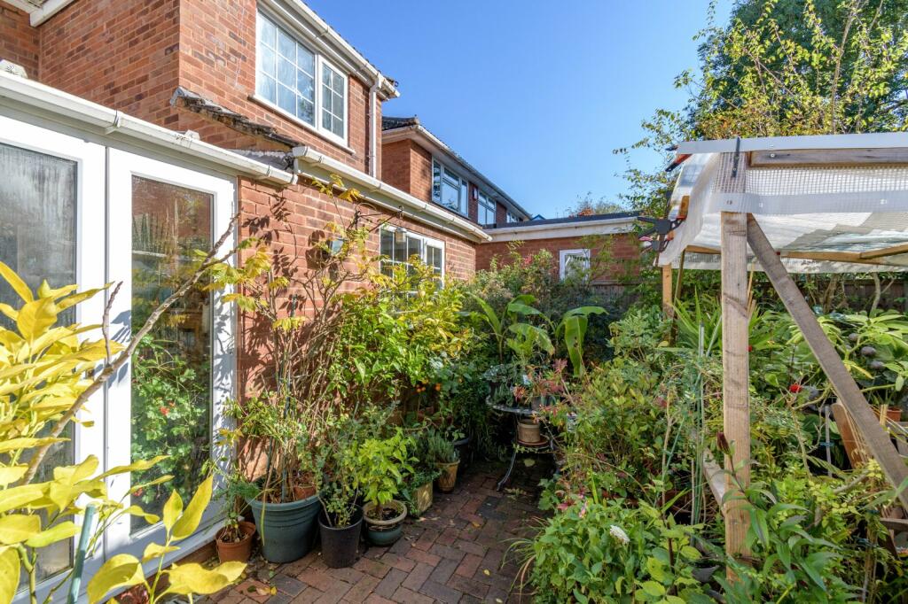 Additional property image - Kineton Green Road, Solihull, West Midlands, B92