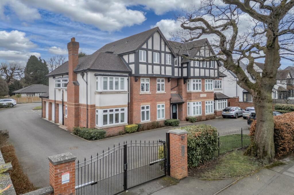 Main image of property: Blossomfield Road, Solihull, West Midlands, B91