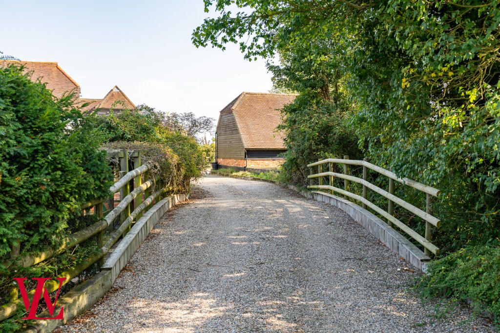 Additional property image - Bridge Barn, Folly Farm, Stortford Road, Dunmow, Essex