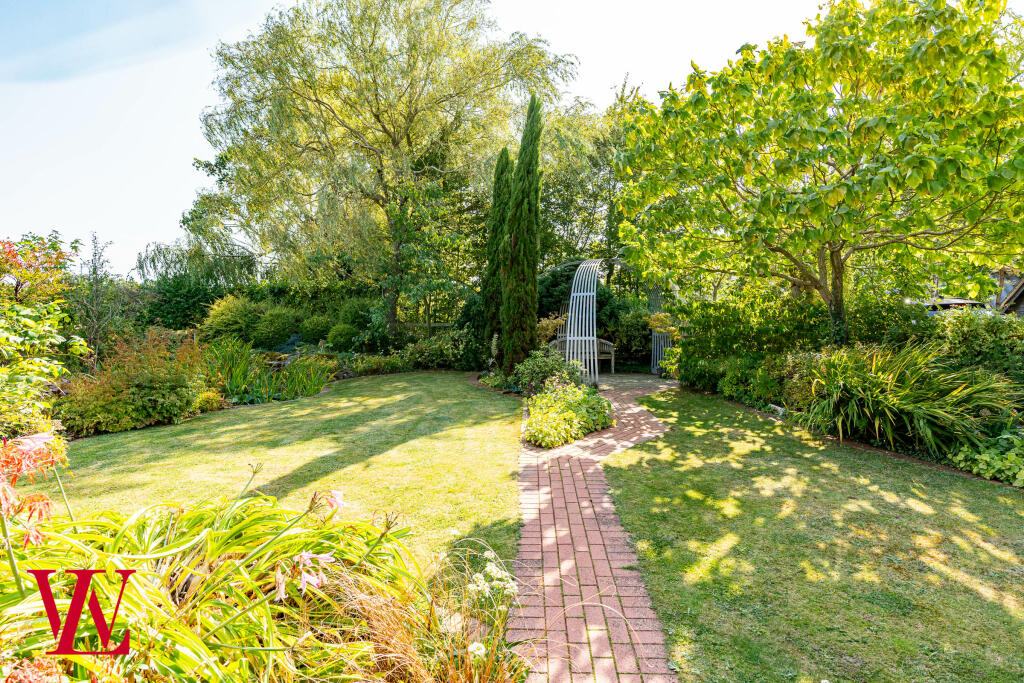 Additional property image - Bridge Barn, Folly Farm, Stortford Road, Dunmow, Essex