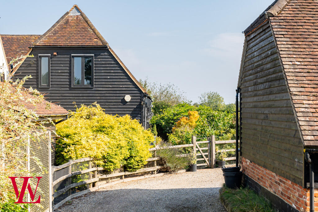 Additional property image - Bridge Barn, Folly Farm, Stortford Road, Dunmow, Essex
