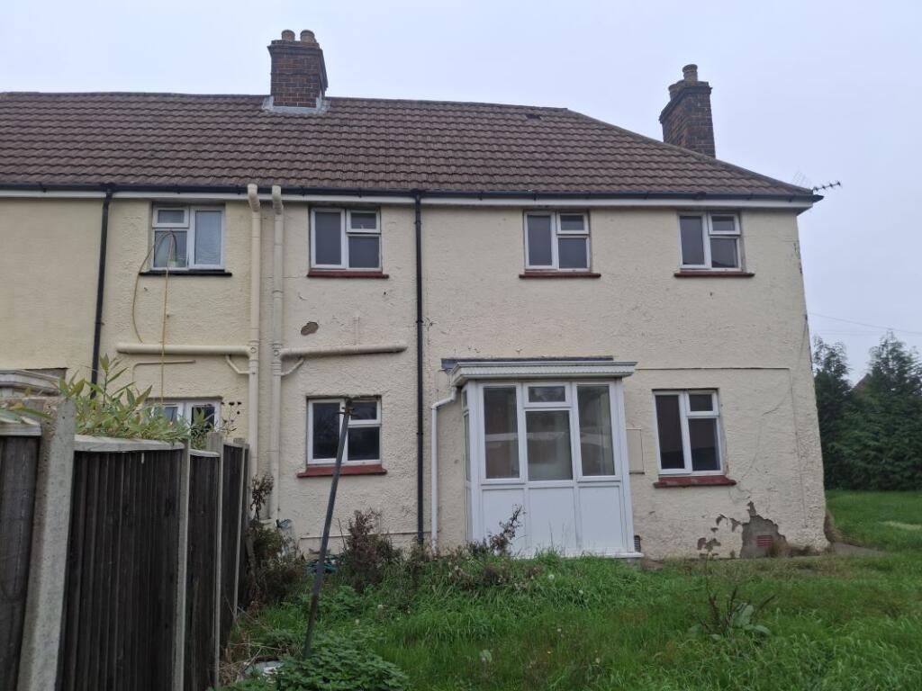 Main image of property: 3 Naas Lane, Lydney, Gloucestershire, GL15 5AP