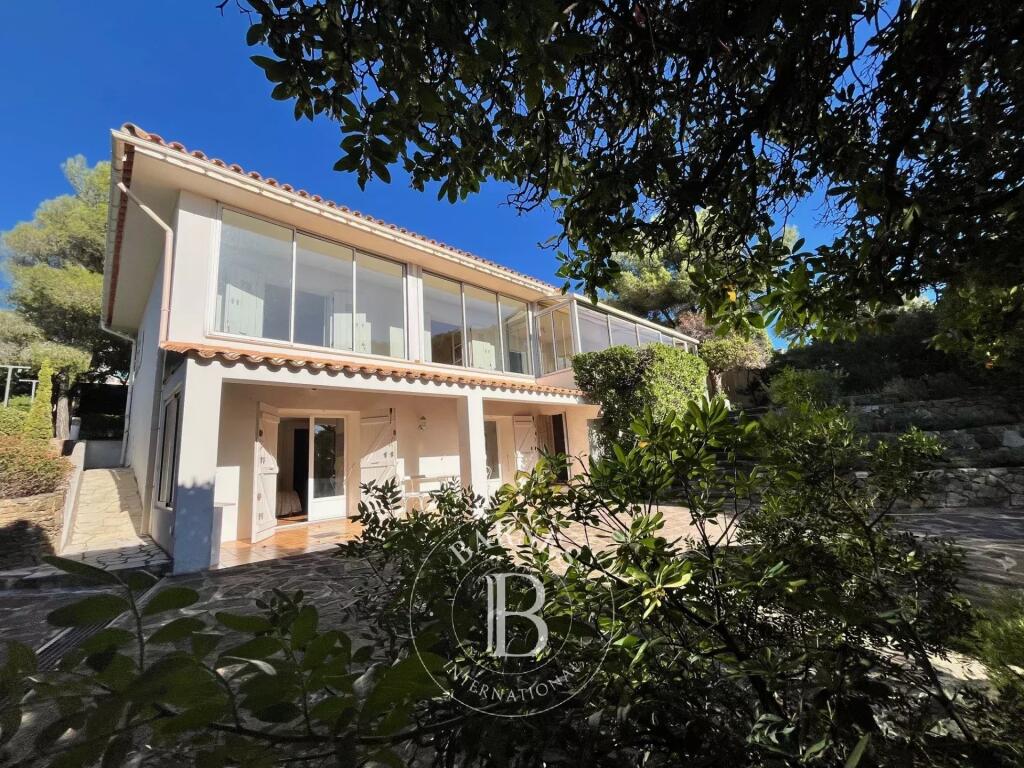 Main image of property: Provence-Alps-Cote d`Azur, Var, Les Issambres