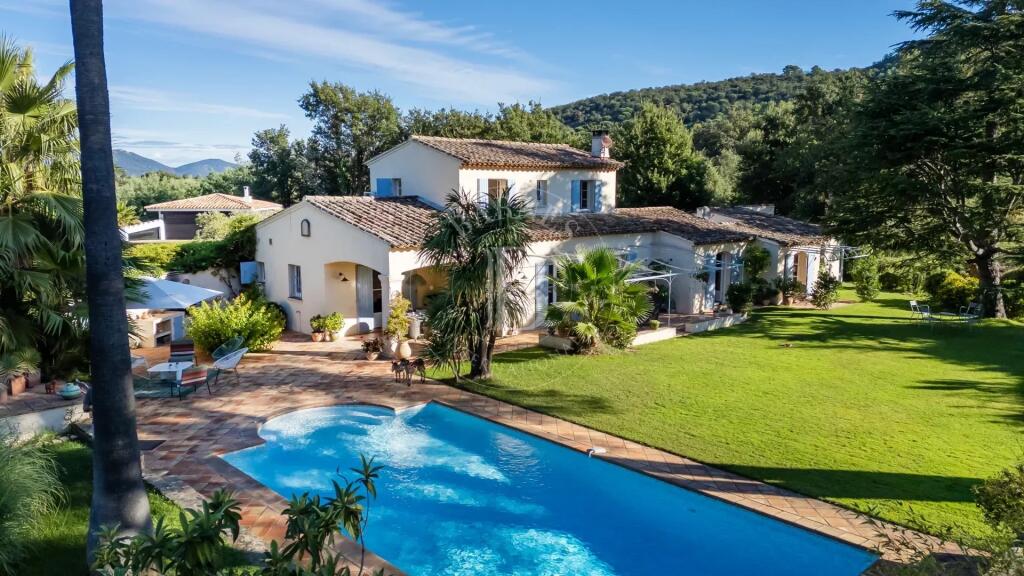 Main image of property: Provence-Alps-Cote d`Azur, Var, Gassin