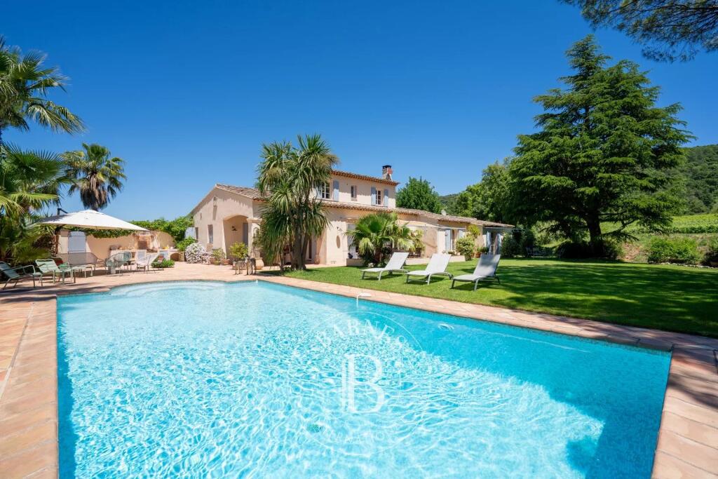 Main image of property: Provence-Alps-Cote d`Azur, Var, Gassin