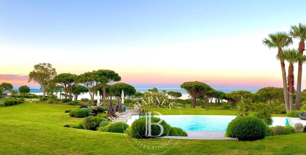 Main image of property: Provence-Alps-Cote d`Azur, Var, Ramatuelle