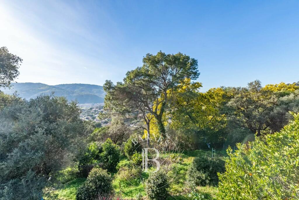 2 bedroom house in Provence-Alps-Cote...