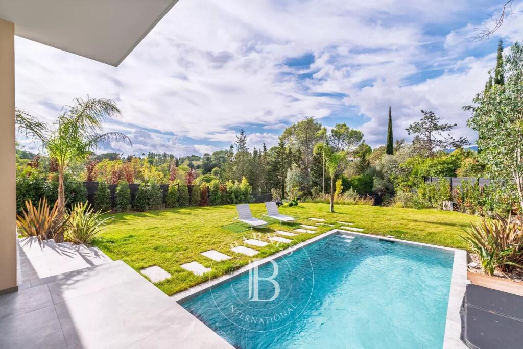 Main image of property: Provence-Alps-Cote d`Azur, Alpes-Maritimes, Valbonne