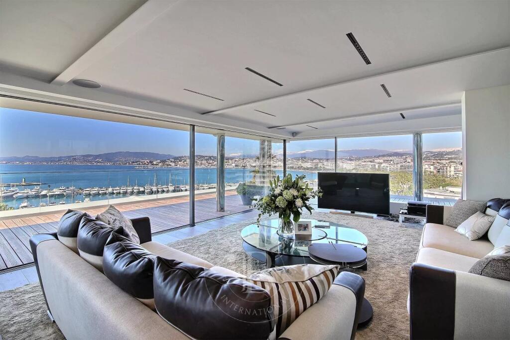 Main image of property: Provence-Alps-Cote d`Azur, Alpes-Maritimes, Cannes
