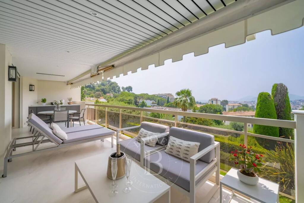 Main image of property: Provence-Alps-Cote d`Azur, Alpes-Maritimes, Le Cannet