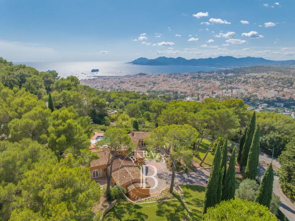 Main image of property: Provence-Alps-Cote d`Azur, Alpes-Maritimes, Cannes