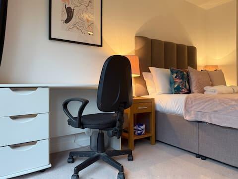 Main image of property: Kingston Road, London, SW20
