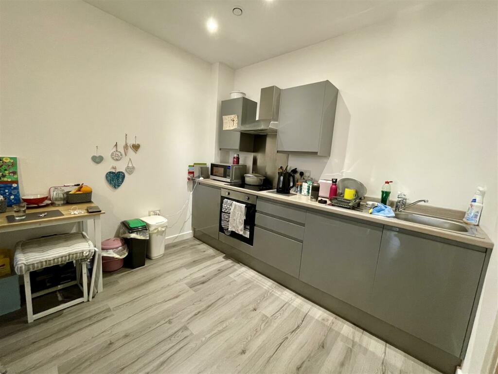 Additional property image - Bingley Road, Bradford