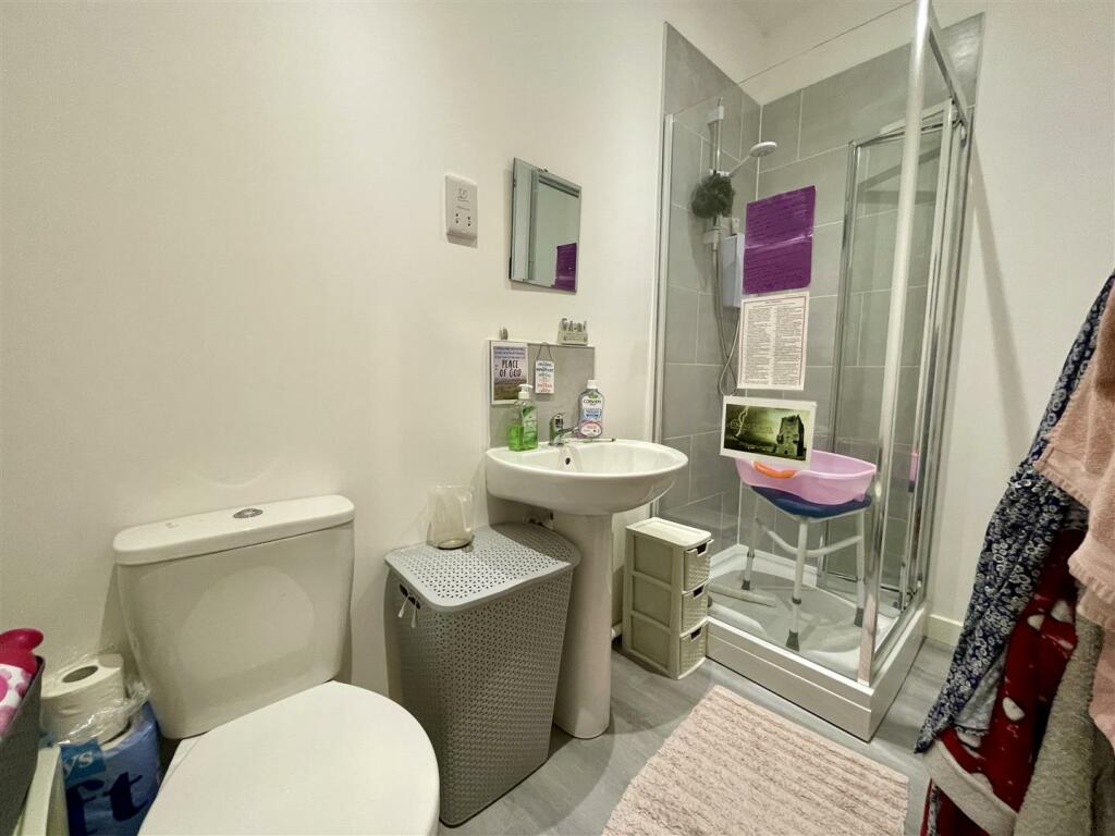 Additional property image - Bingley Road, Bradford